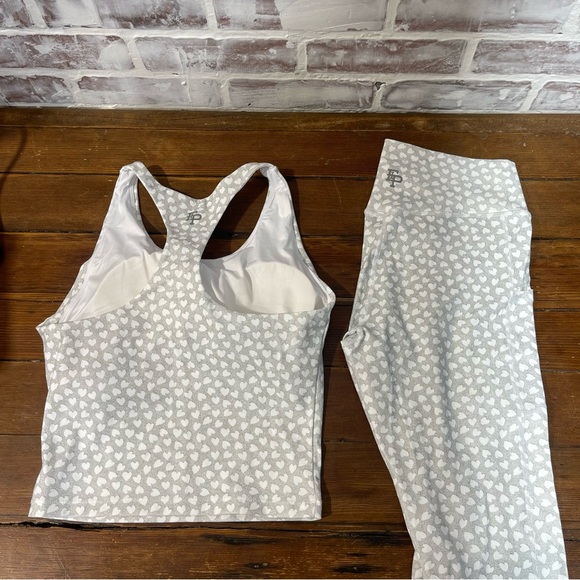 FIP Fit in Pink White Heart Patterned Activewear Set small - Picture 4 of 7
